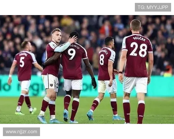 青训成就长青之梦:弗赖堡足球体系在德甲赛场的生存与崛起之道 青训成就长青之梦:弗赖堡足球体系在德甲赛场的生存与崛起之道