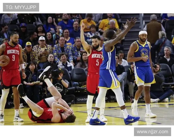 勇迷怒批科尔不敢让追梦替补称其表现糟糕无奈之情溢于言表